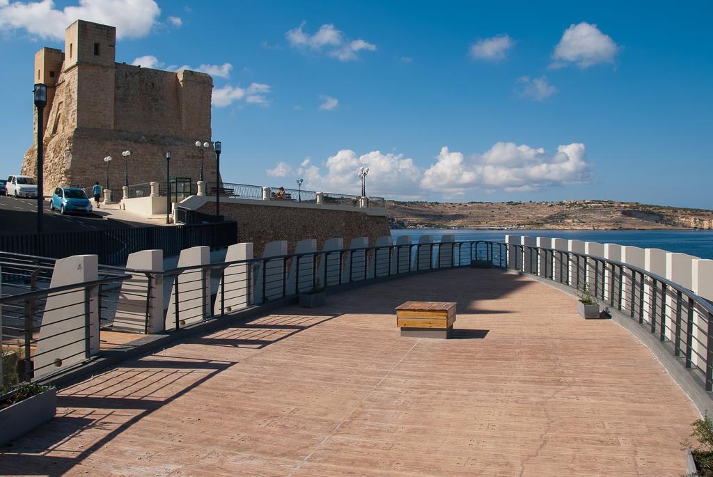 Blue Harbour: Seafront With Terrace Views St. Paul's Bay