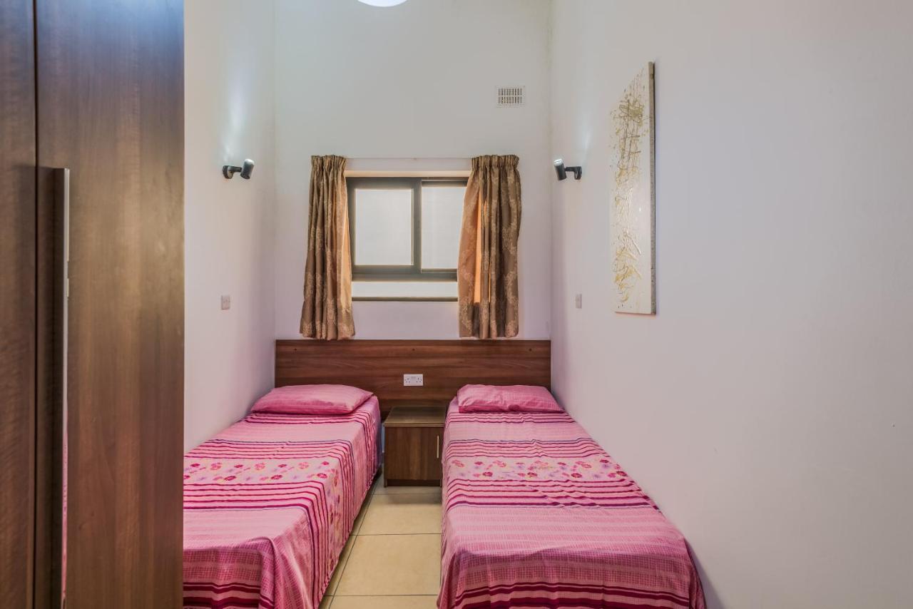 Apartment Blue Harbour: Seafront With Terrace Views *